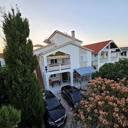 Apartmani Juric Vir Esterno foto