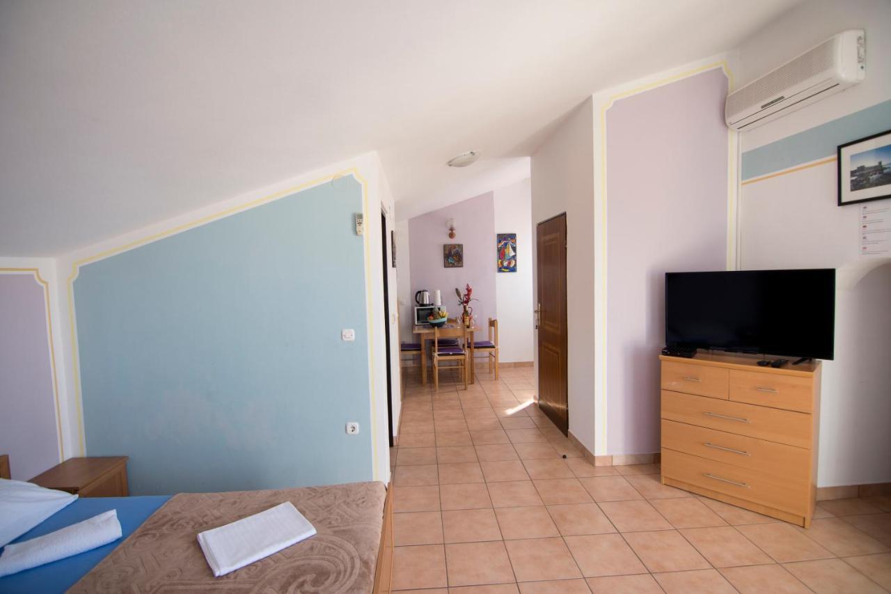 Apartmani Juric Vir Esterno foto