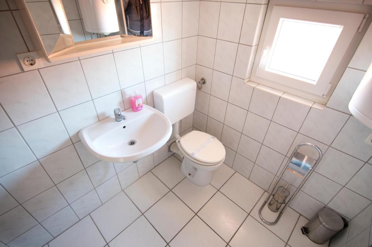 Apartmani Juric Vir Esterno foto